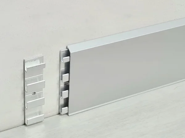 Алюминиевый плинтус Fezard Кабельный ALP-С70 Алюминий 70*10*2500 мм в Ижевске