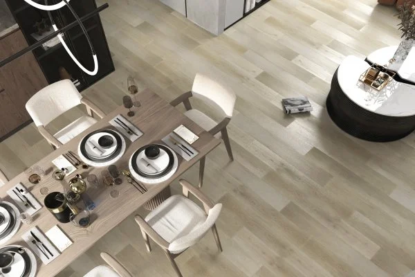 Кварц-виниловая плитка Refloor Fargo Comfort 1166-02 Дуб Спелый Миндаль (Градиент) в Ижевске